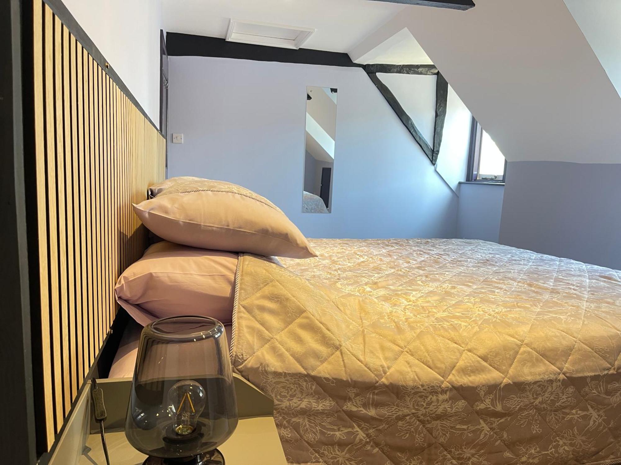 Cathedral View Apartment, Flat 4 *